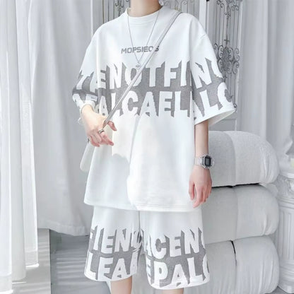 Ensemble sportif extérieur pour hommes composé d'un t-shirt à manches courtes imprimé avec lettres de personnalité et d'un short, respirant, en deux pièces